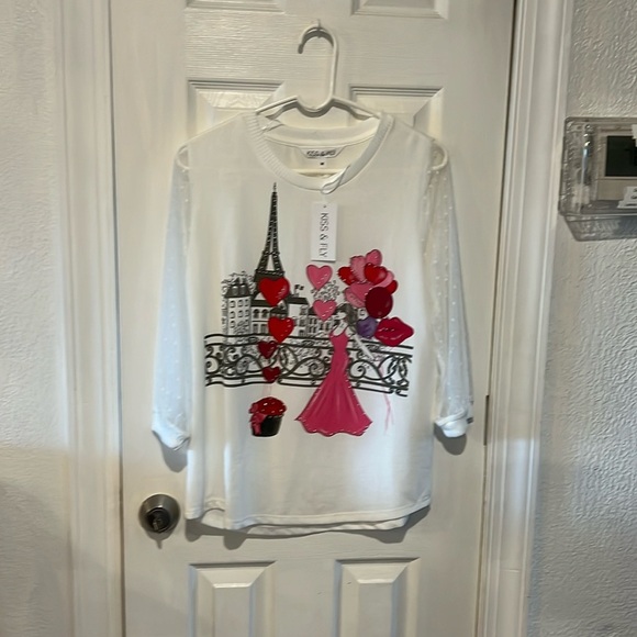 Women’s Kiss and Fly sweater - Picture 1 of 4